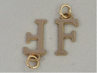декоративный пришивной элемент буква "F" арт.25295, цена за 1 штуку