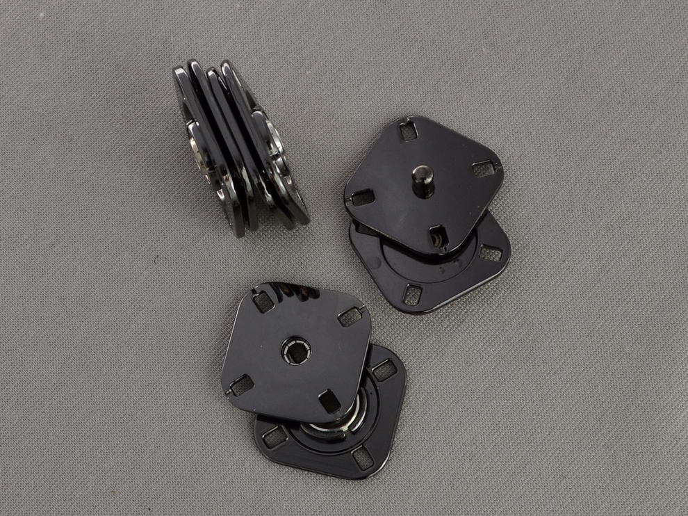 кнопка пришивная квадратная цвет чёрный никель арт.25297, цена за 1 штуку