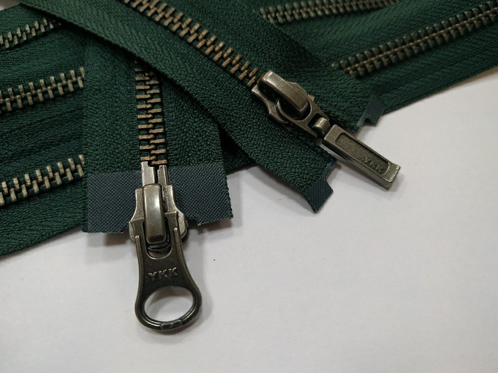 Металлическая молния тёмный никель YKK Т5, 2 бегунка, цвета бутылка, цена за 1 шт (арт.21-100-890-bn)