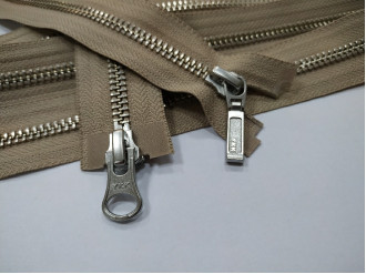 Металлическая молния никель YKK Т5, бежевый, цена за 1шт (арт.21-100-573-n)