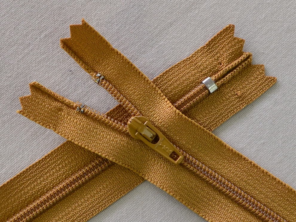 Молния брючная Т3, горчичный, цена за 1шт (арт.20/20-508)