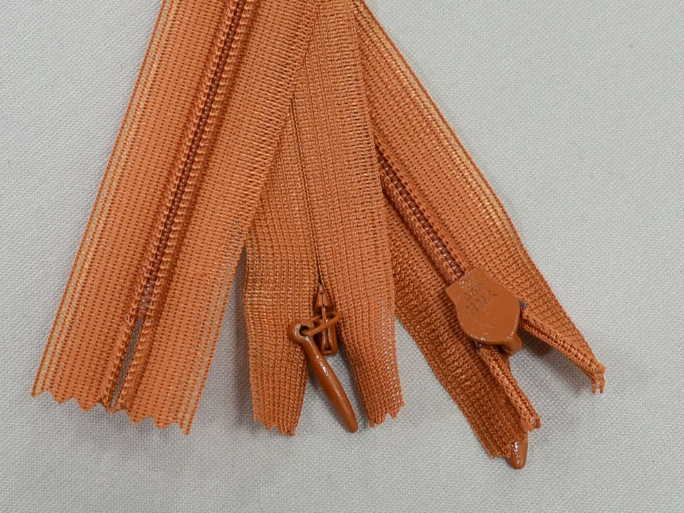 Потайная молния YKK, рыжий, цена за 1 шт (арт.60-808)